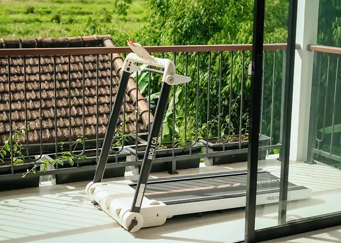 Canggu Villa Quite Cozy With Rooftop And Studio Dalung 