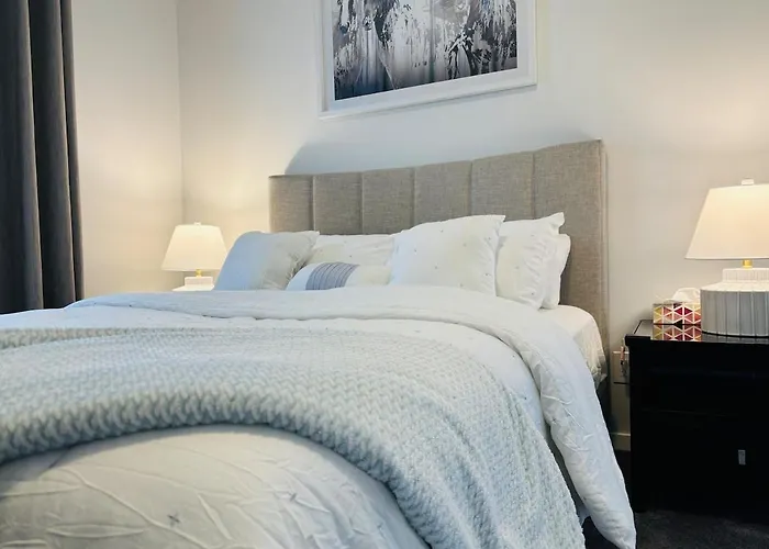 Villa House Near Spruce Meadows, Rolling Hills View YYC