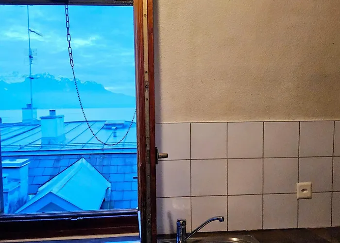 Chambre Simple Au Coeur De Montreux, Proche Du Lac