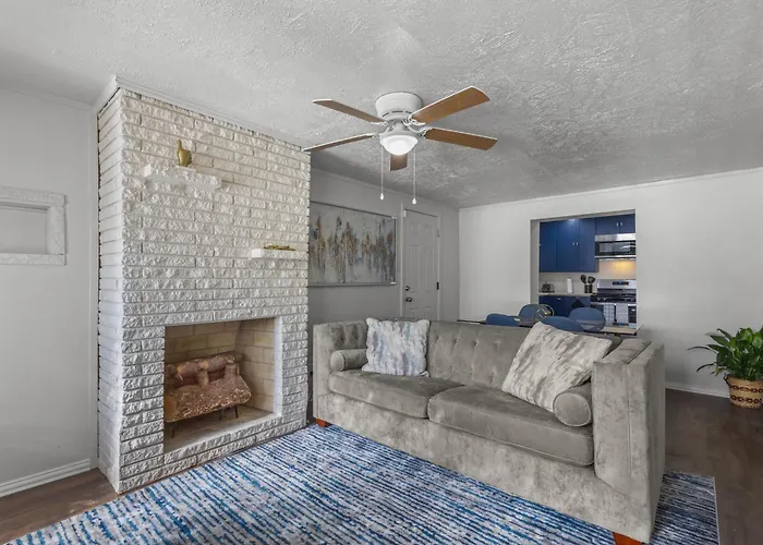 Spacious 5Br Group Retreat Near Fair Park Downtown Dallas