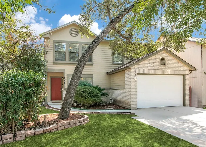 Game Room Retreat Near Six Flags Sleeps 13 Tesla Ev Charger Backyard Oasis San Antonio