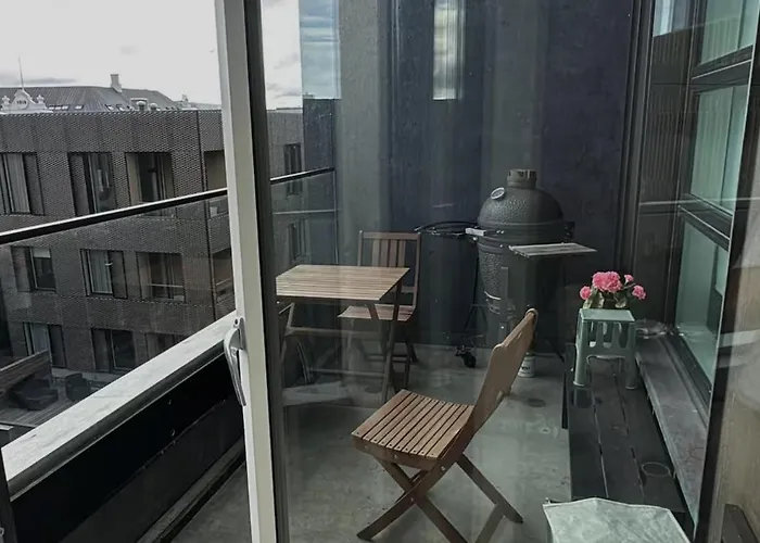 Room In Modern Downtown Apt With Private Bathroom Reykjavík
