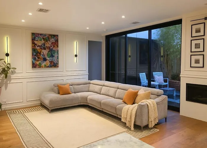 Villa Luxury Family Retreat, Sleep 7, Parking & Garden Melbourne City