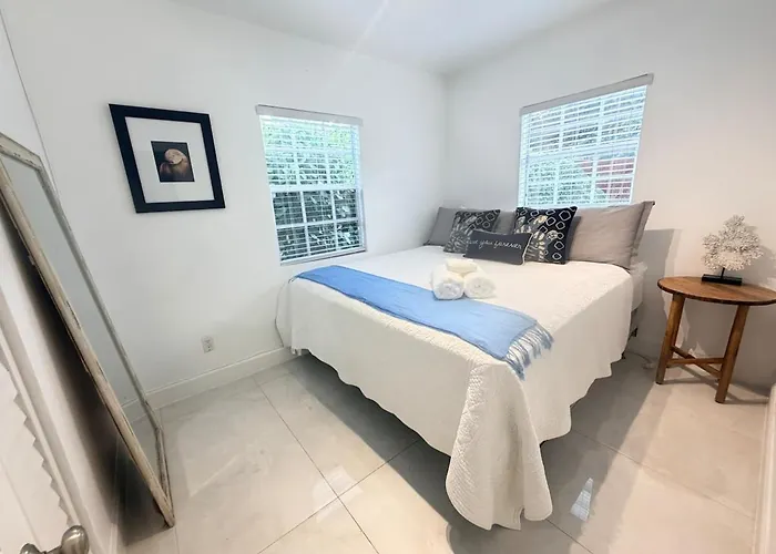Sunset Villa- 3 Bedroom 2 Bathroom -6 Beds Miami