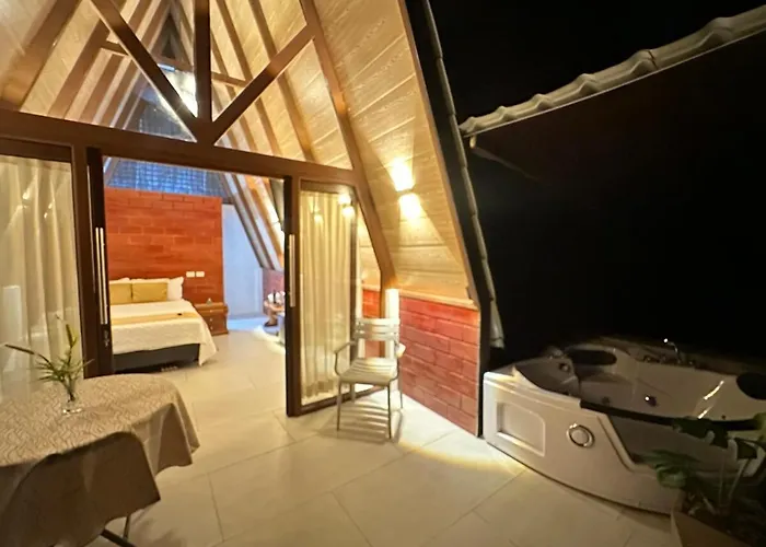 Glamping Para Parejas Con Jacuzzi En Puyo