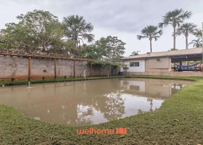 Casa Em Caldas Novas Com Piscina Aquecida E Lago