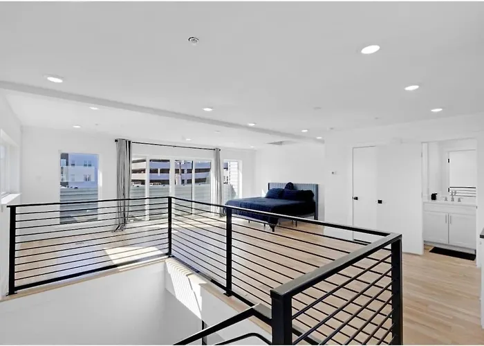 Luxury 4-Story Dallas Townhome - New Build