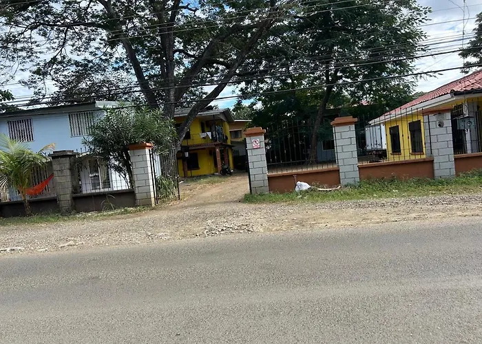 Private Room One Block From The Beach Coco