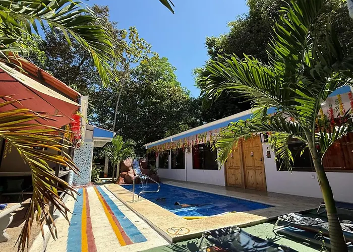 Villa Casa Tres Diamantes 6Pax, Pool, Ac, Wifi Parrita