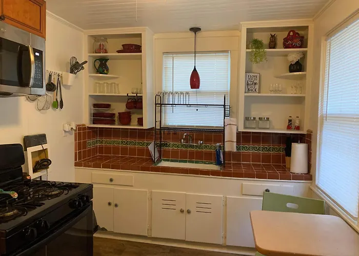 Cozy Home Close To Downtown San Antonio