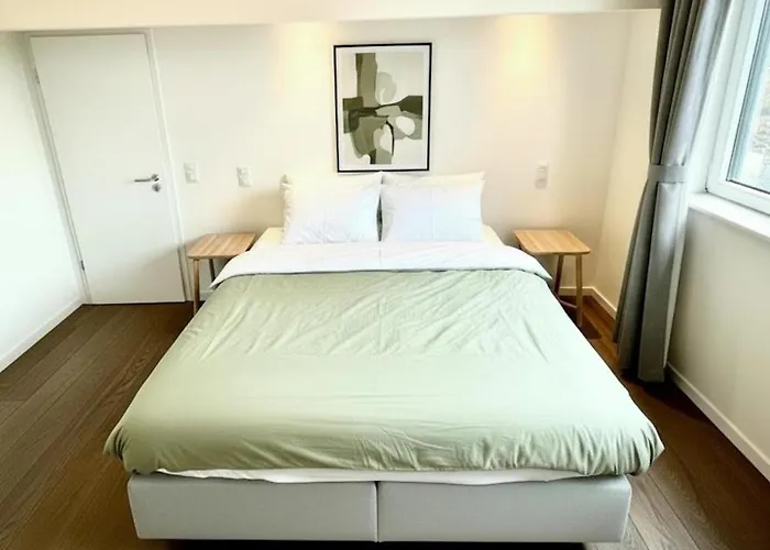 Rooms At Universite Libre De Bruxelles