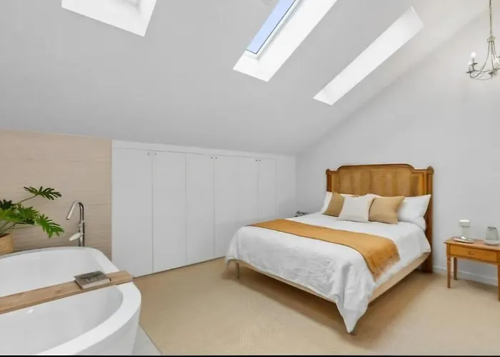 Villa Luxury Family Retreat, Sleep 7, Parking & Garden Melbourne City
