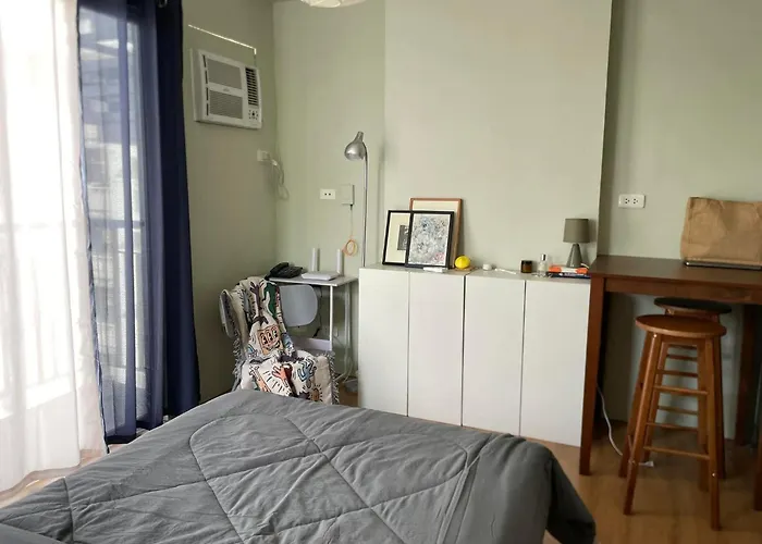 Modern Corner Studio With Balcony Cebu Stadt