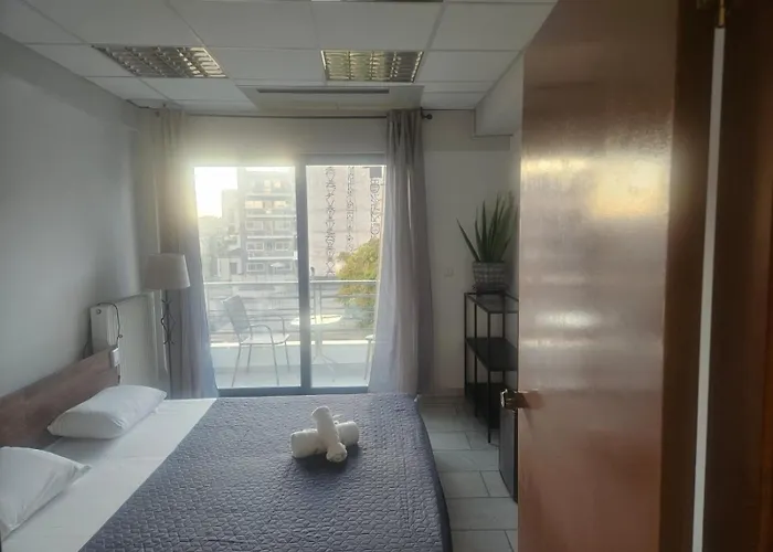 Nicole Sharing Apartments Athen