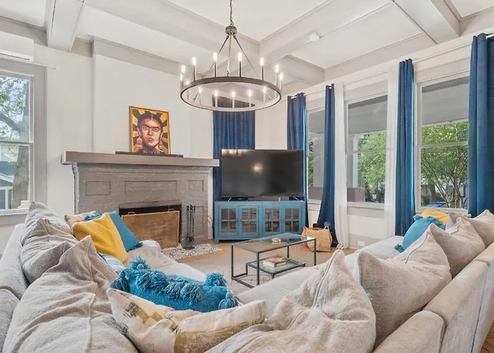 Villa Pearl District, Big House, Casita - Downtown San Antonio