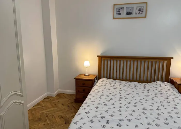 Spacious 4-Bedroom Home In Ashford, Kent - Perfect For Families And Groups