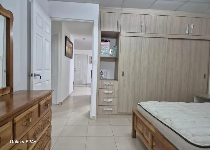 Palermo Family Home, Near Airport & Metro Aserrio