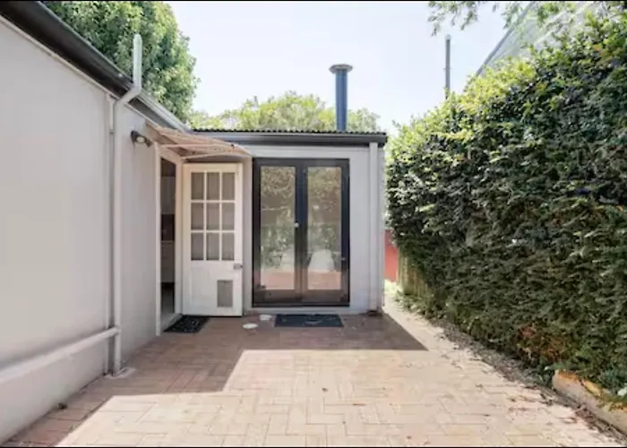 Cosy Cottage In Annandale Sydney