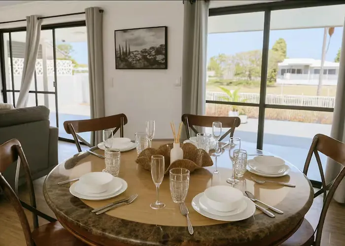 4Br House - Waterfront House With Pool In Broadbeach Gold Coast