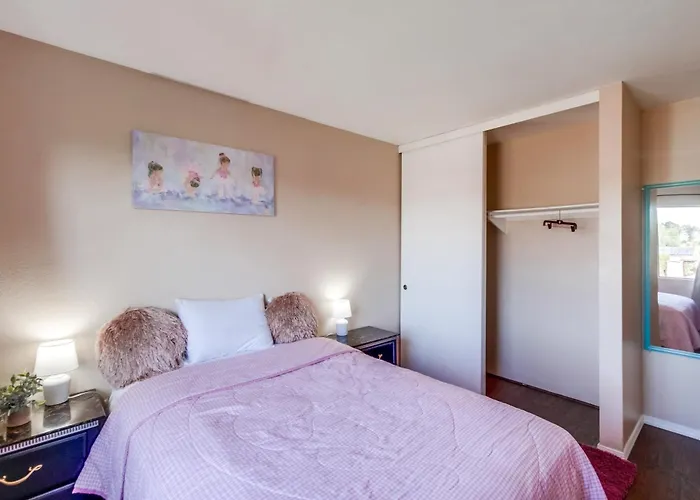 Entire Private Home With 4 Bedrooms - 3 Bathrooms, Big Yard, Garage, King Bed, Crib, Available Now San Diego