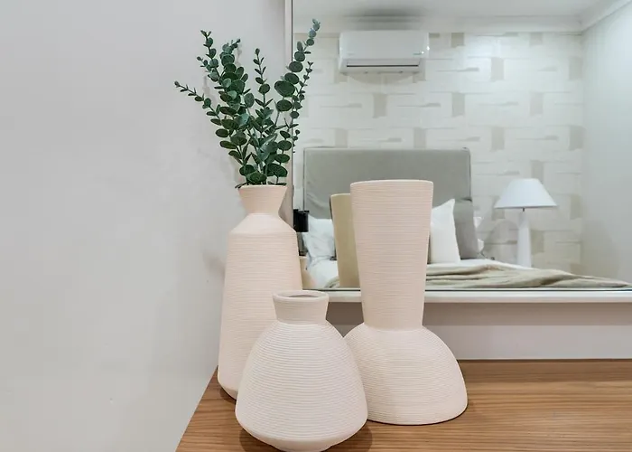 Chic, Modern 4-Bedroom Home On Buitenkant Kapstadt
