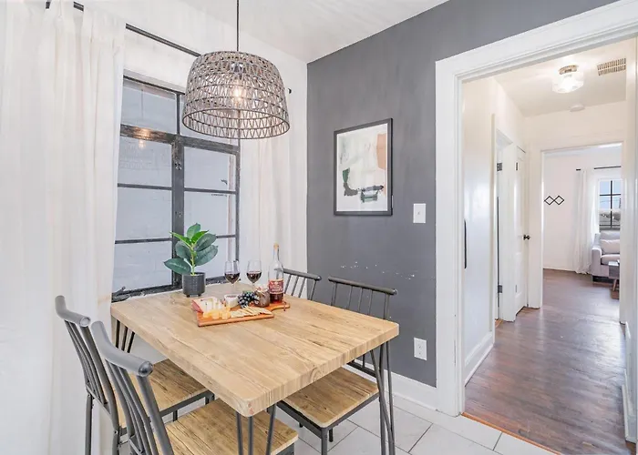 Villa Chroma - 2 Units - Mins To Broadway & Germantown Nashville
