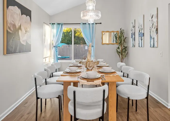 Entire Private House With Garage, Pool, King Bed, Gated Yard, 4 Bedrooms 3 Bathrooms, In Rancho Penasquitos, Available Now San Diego