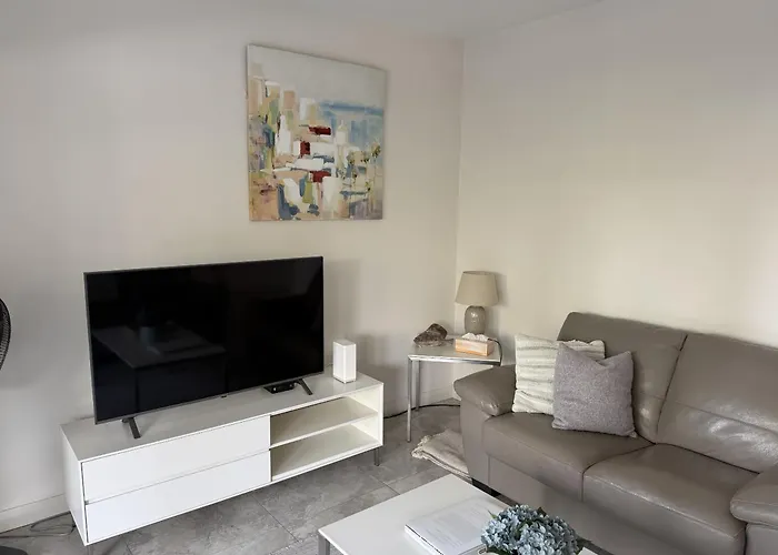 Manly Modern 3 Bedroom Home - Upper Duplex Sydney