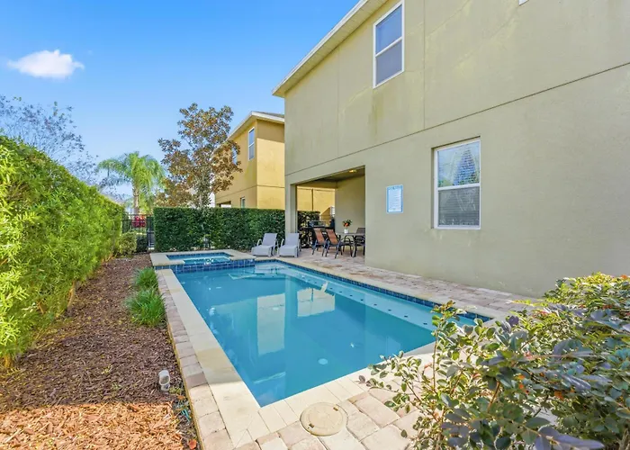 Spacious Luxury Home, 8Br, Pool & Spa Orlando