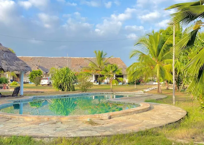 Peaceful Studio Cottage With Pool 10 Min Walk To Diani Beach