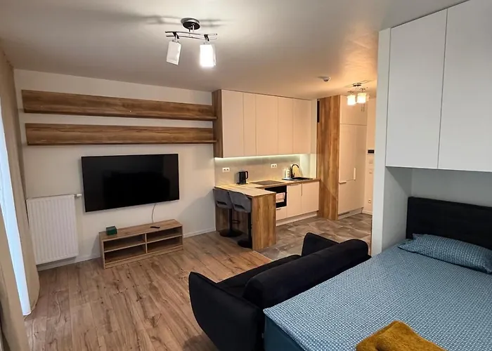 New Cozy Apartment In A Gated Complex In Wola Warschau