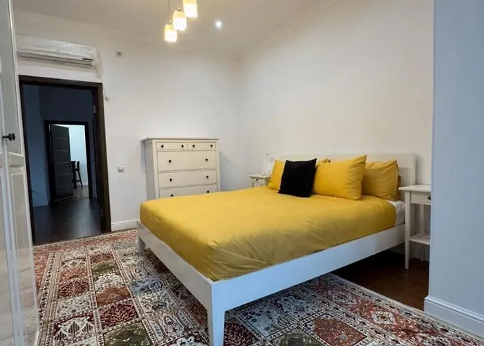 Spacious Apartment In Center Of Almaty
