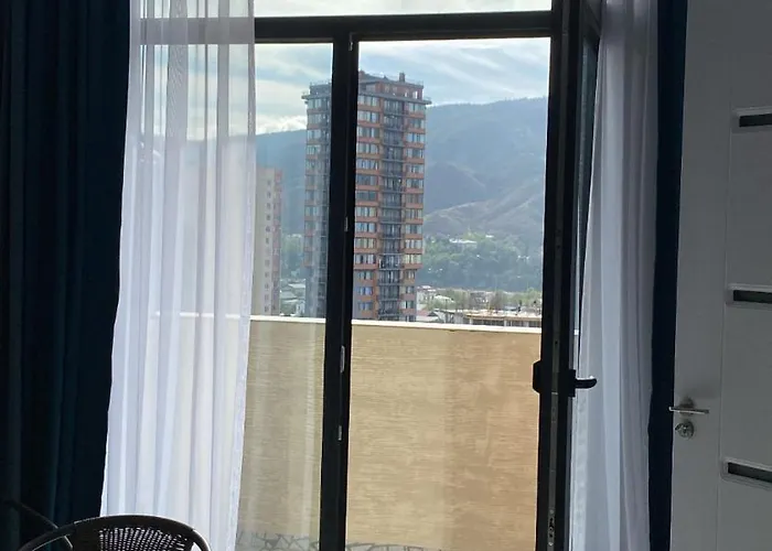 Bright & Comfortable Apartment Near City Center, Tbilisi