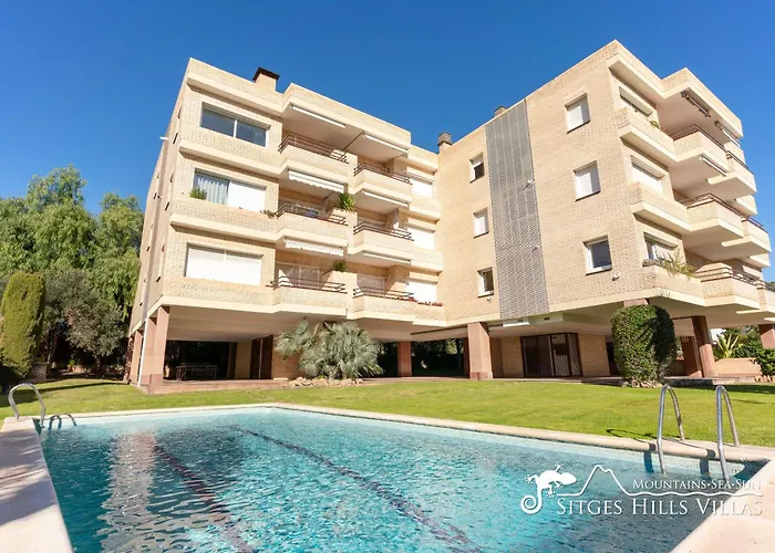Modern Apartment Lily Close To Beach With Com Pool And Ac Sitges