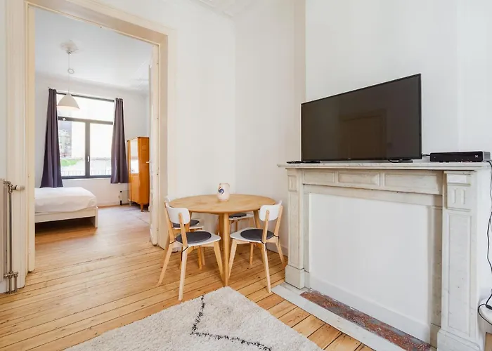1 Bedroom W Kitchen&Bathroom In Trendy St Gilles Brüssel