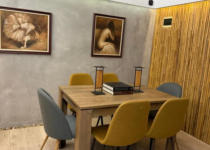 Endigo Home Rental Warna