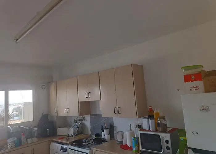 1 Room At Sharing Flat Larnaka