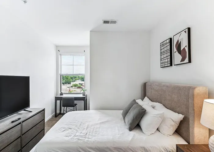 Landing Stylish 1Bd Gym Pool Savannah