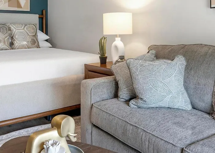 Landing Incredible Studio In Downtown Hermitage Nashville