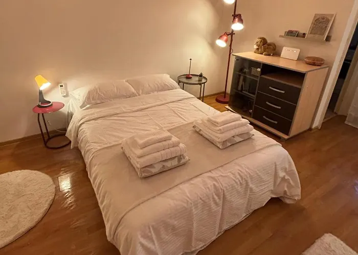 Cozy Apartment In Drumul Taberei Bukarest