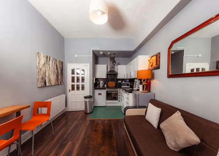 Calm, Cosy & Central Apartment Near Meadows 10 Edinburgh