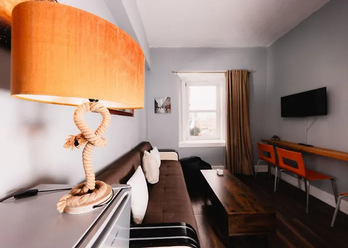 Calm, Cosy & Central Apartment Near Meadows 10 Edinburgh