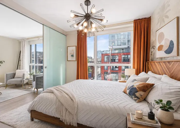 Downtown 2Br Condo Close To Rogers Arena And Bc Place Vancouver