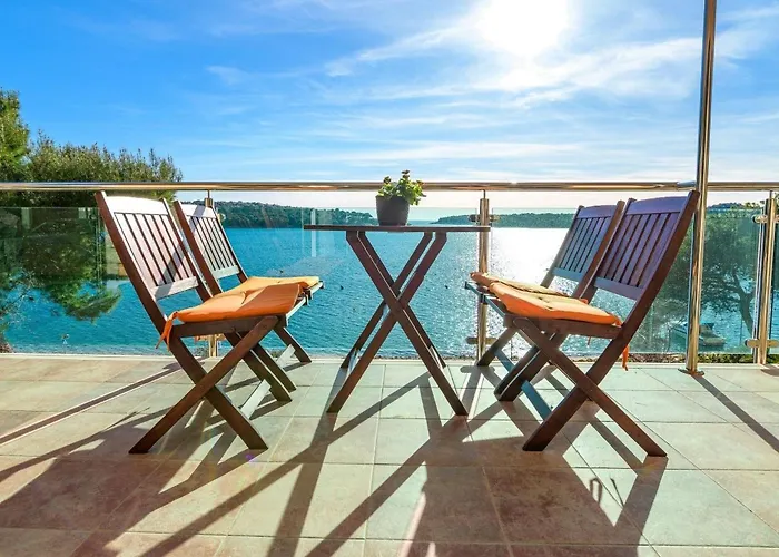 Apartment Villa Magnolia - Kamelia Apartment By Interhome Mali Lošinj