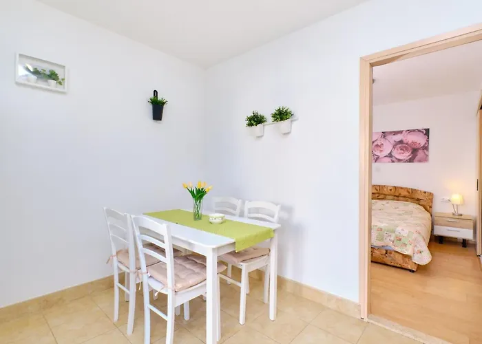 Apartment Mit Terrasse By Interhome Mali Lošinj