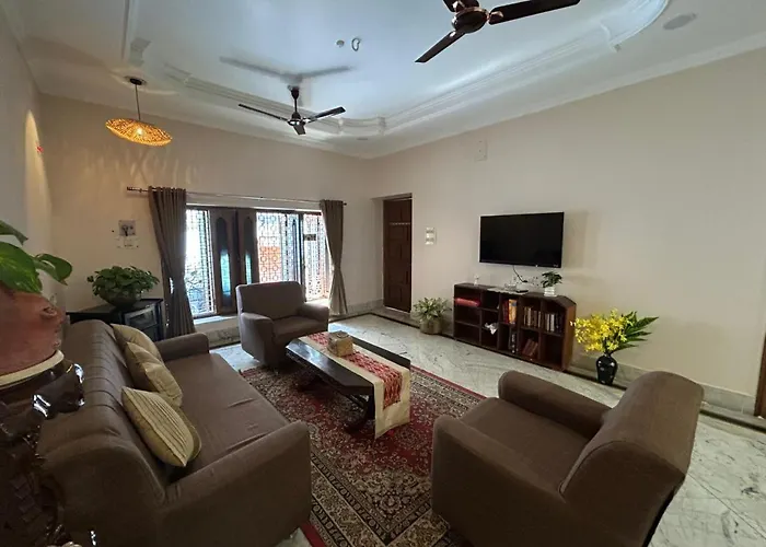 1Bhk Studio City Center Vaayu Aastha 10 Min Temple Varanasi