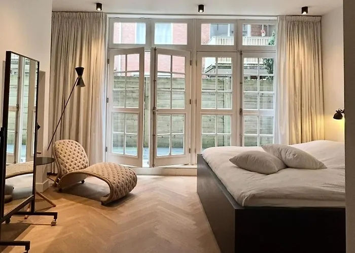The Design Apartment With Canal-View Amsterdam