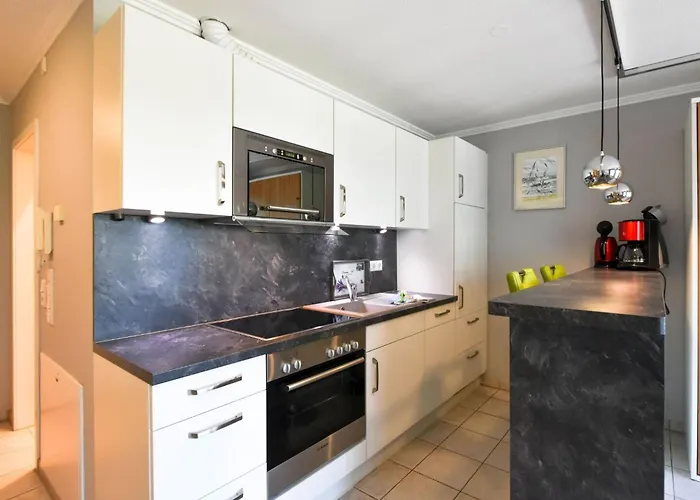 Apartment Seeschloss Binz Apartment 16- 2 Minuten Zum Strand By Interhome