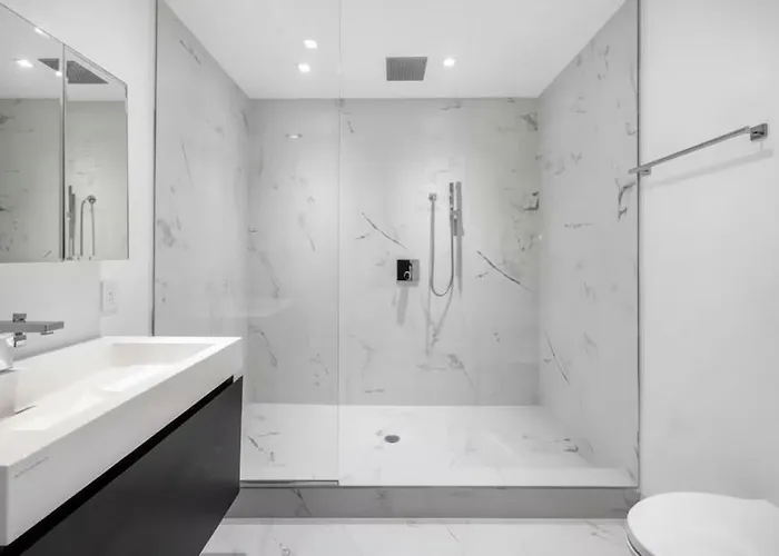 Fully Renovated 3 Bdr Apt East Village New York