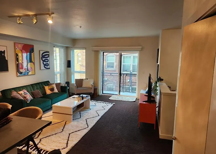 Large 1 Bedroom In Amazing Capitol Hill Location With Parking Seattle